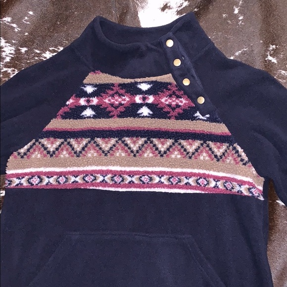 Women’s fuzzy Sherpa pullover/fleece size small - Picture 2 of 3